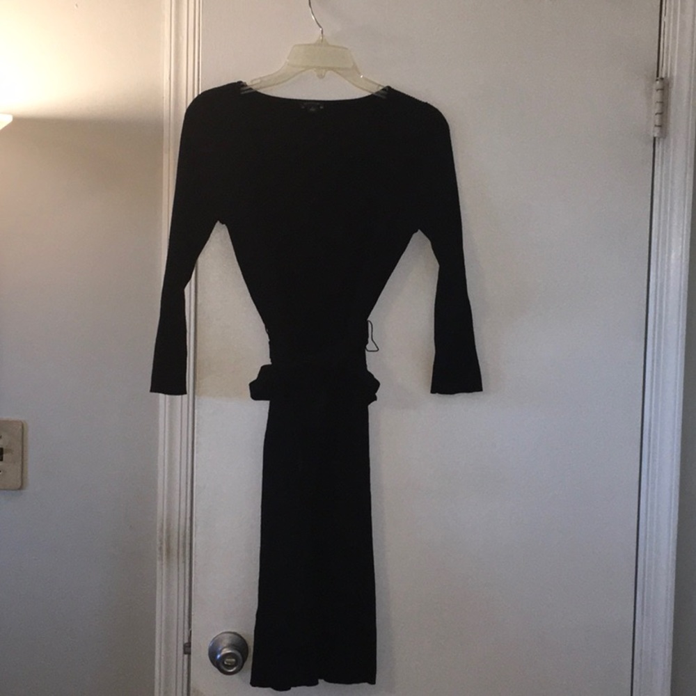 Worn once Ann Taylor long sleeve, ribbed, scoop, neck dress with belt